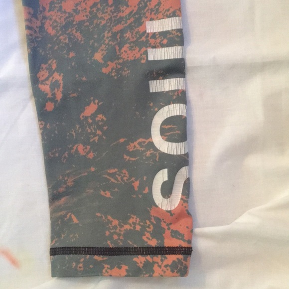 Soulcycle paint splattered capris - Picture 6 of 8